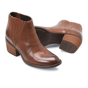 BORN Sacramento Full Grain Leather Heeled Bootie, Size 8.5